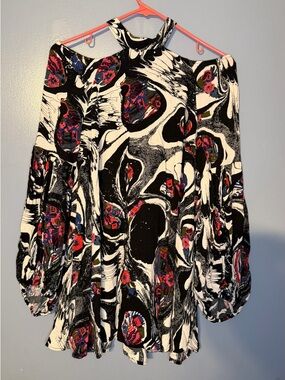 ✨ Free People Printed Cutout Blouse – Size XS ✨